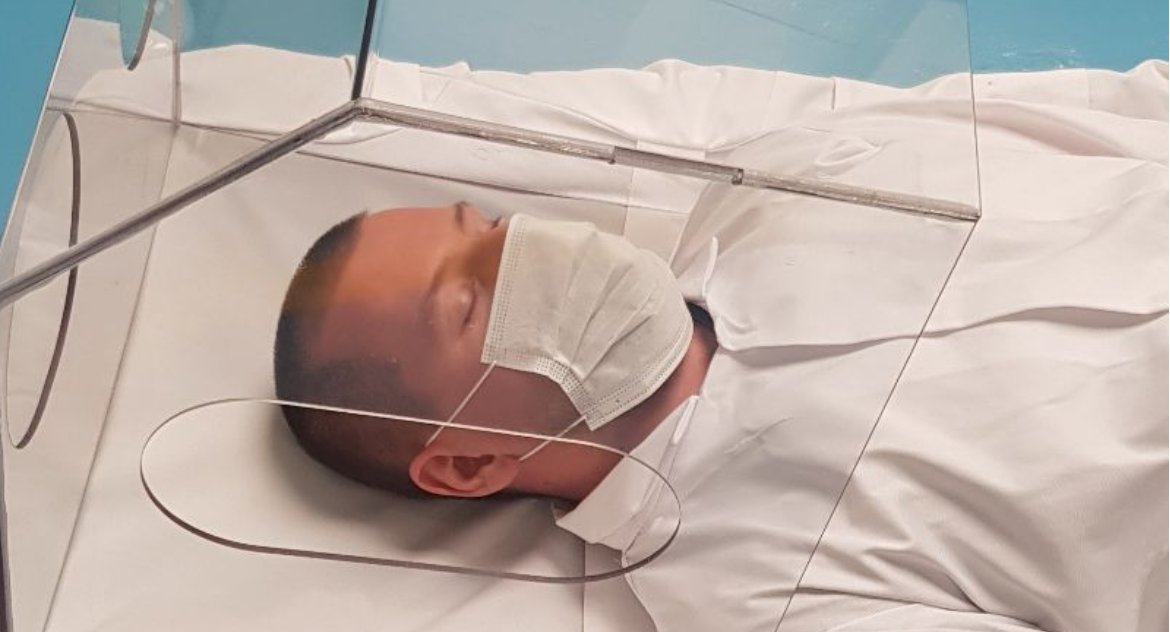 Pudełka ochronne do intubacji - prekursorem firma z Białegostoku
