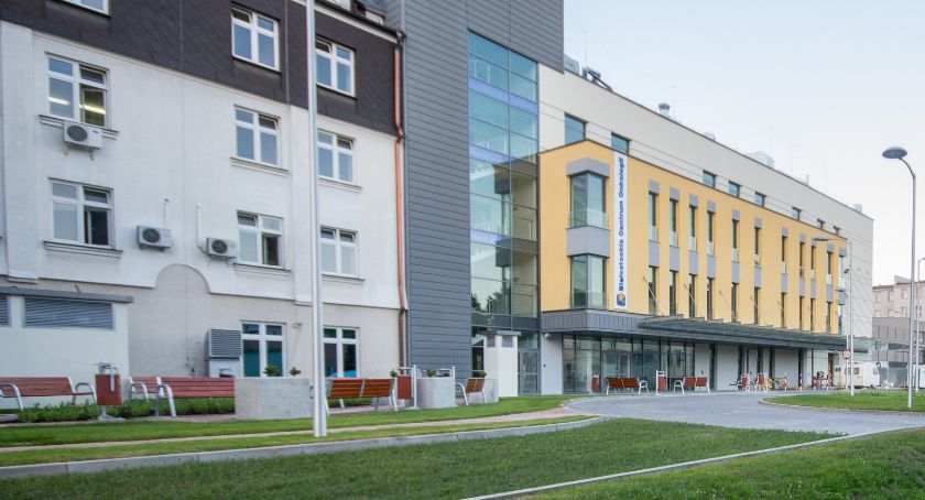 Samorząd województwa przekazał 850 tysięcy złotych na testy dla pacjentów czterech dużych szpitali