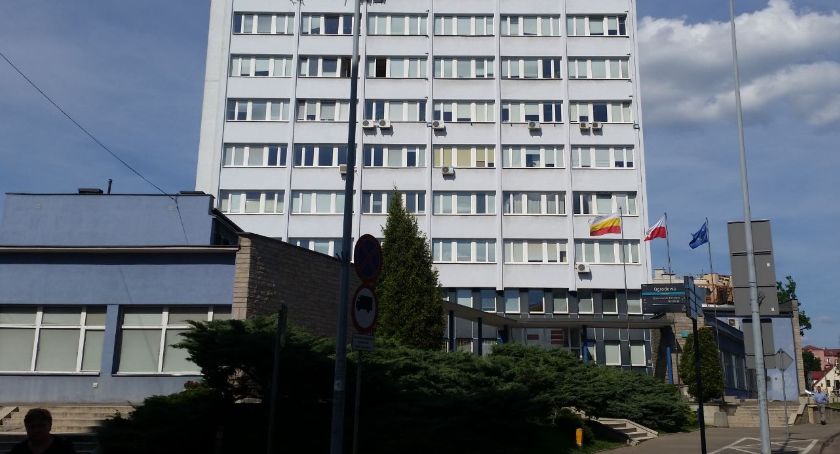 Prezydent Białegostoku chce kupić seniorom szczepionki na koronawirusa. Te szczepionki, których nie ma