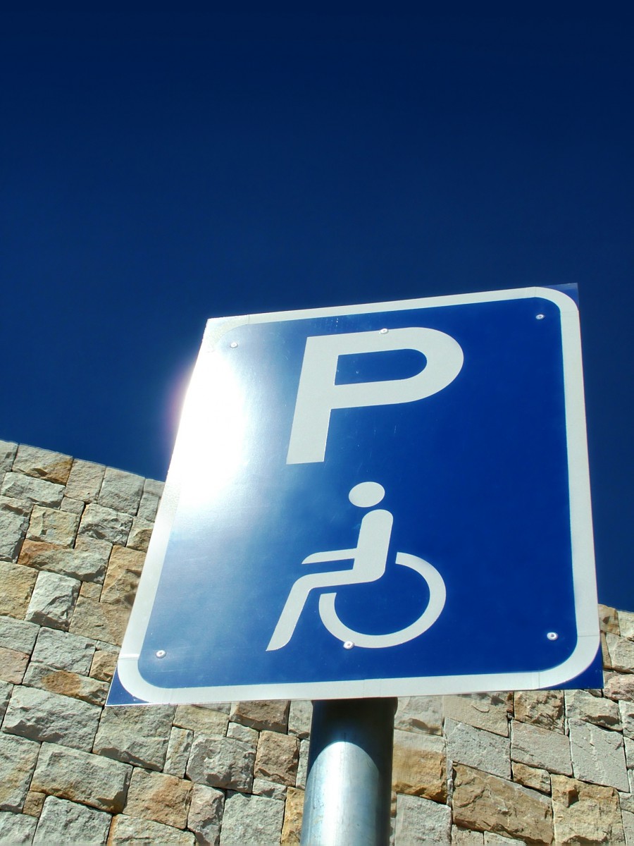 Wysoka kara za fałszywą kartę parkingową