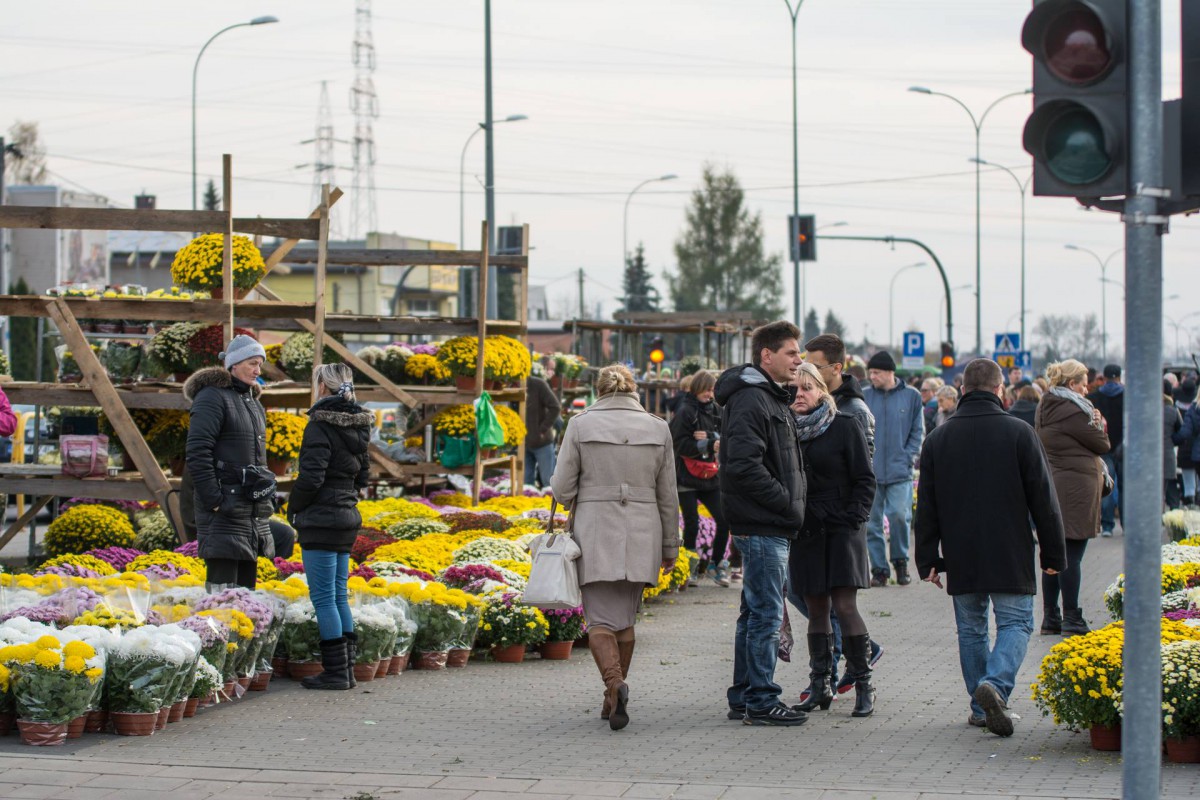 Pas drogowy na Wszystkich Świętych trzeba zająć już teraz