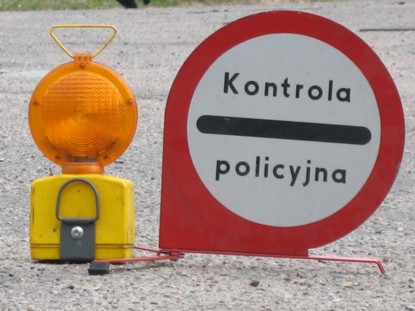 Jechali zdecydowanie za szybko – stracili prawo jazdy