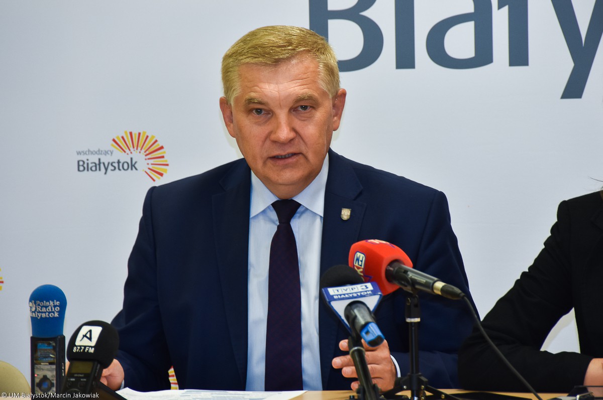 Prezydent idzie do sądu. Co z referendum?