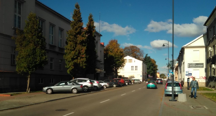 Parking na Warszawskiej – tu możesz dostać mandat
