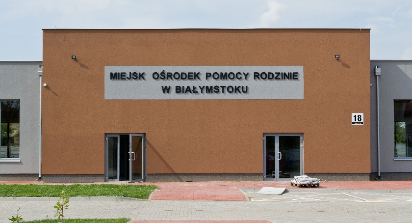 Jest praca. Potrzeba 37 urzędników do MOPR