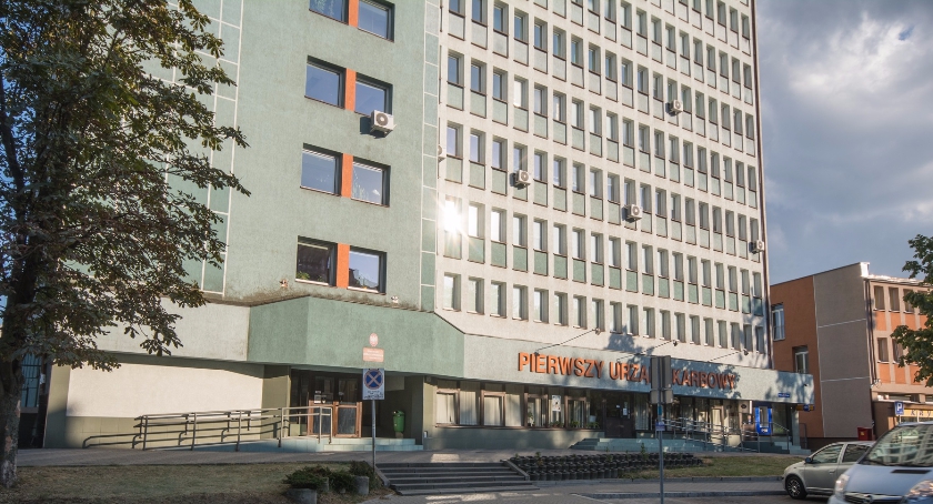 Fiskus po nowemu: koniec z Izbami Skarbowymi i Urzędami Celnymi. Teraz będzie KAS