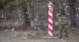 Białoruscy żołnierze podwożą nielegalnych migrantów &hellip;