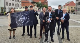 Kwiaty Wołynia w Białymstoku. Młodzież Wszechpolska &hellip;