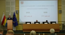 Zdjęcie przedstawia: Sejmik podlaski apeluje o więcej środków na obronność - po kłótni, ale zgodnie. Niestety był i kabaret (WIDEO)