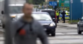 O krok od tragedii w Łomży! Rogatka opadła na BMW, a&hellip;