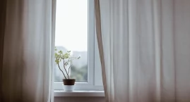 Jak dywan w kwiaty pomoże wam w metamorfozie salonu?