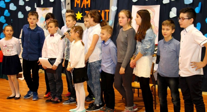 DZIEŃ BABCI I DZIADKA W ZSP BORZĘCIN