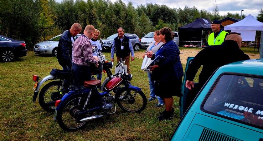 II DZIEŃ MĘŻCZYZNY - ZLOT STARYCH SAMOCHODÓW I MOTOCYKLI
