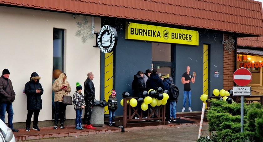 BURNEIKA BURGER W STARYCH BABICACH