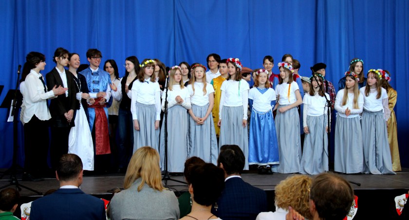 ŚWIĘTO SZKOŁY W STARYCH BABICACH