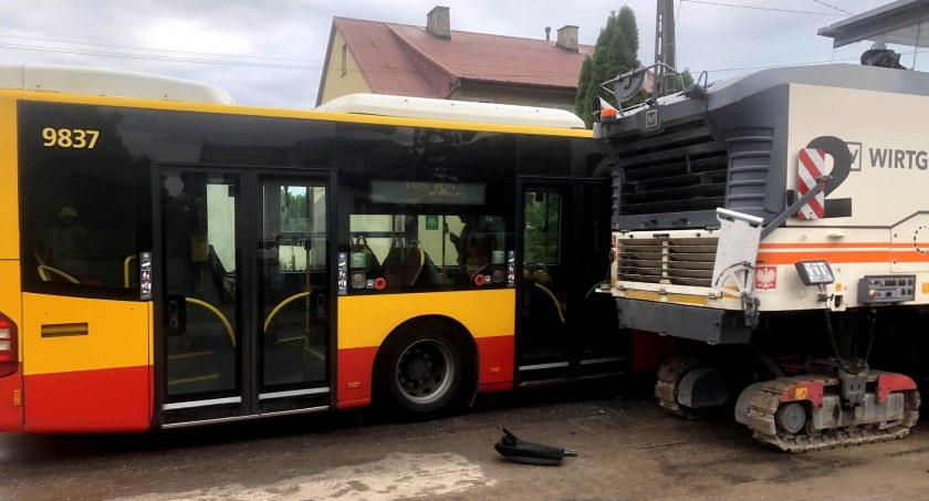 DROGA CZASOWO BYŁA ZABLOKOWANA