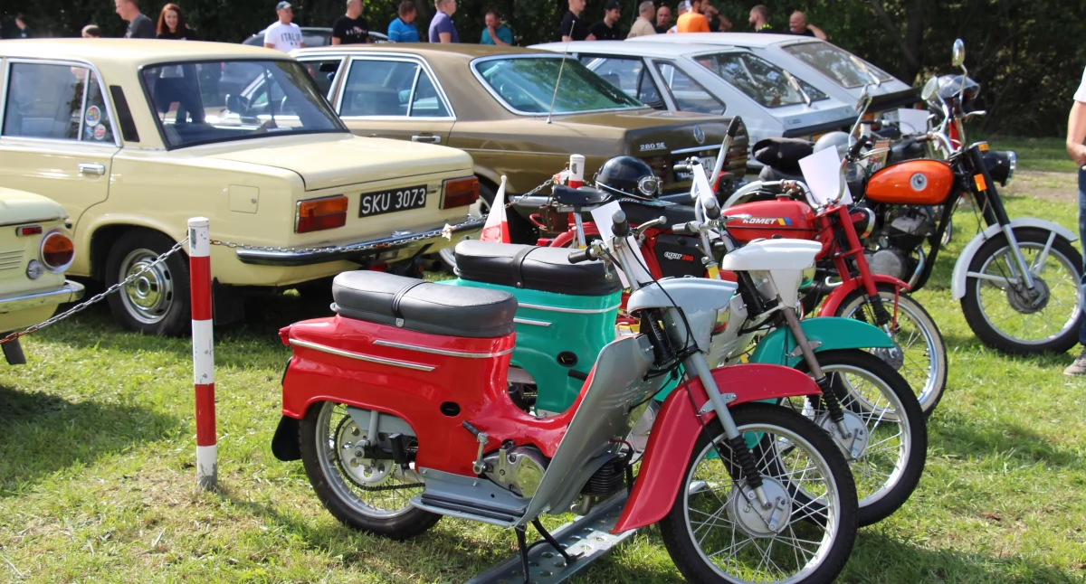 IV DZIEŃ MĘŻCZYZNY - ZLOT STARYCH SAMOCHODÓW I MOTOCYKLI