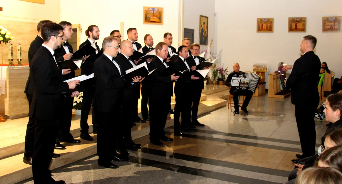 KONCERT NIEPODLEGŁOŚCIOWY W PARAFII BLIZNE