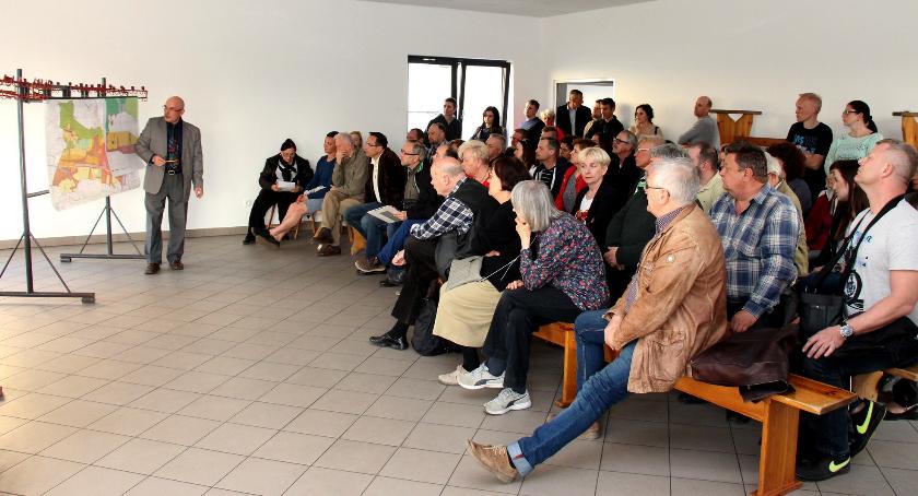 TRUDNE ROZMOWY MIESZKAŃCÓW ZALESIA