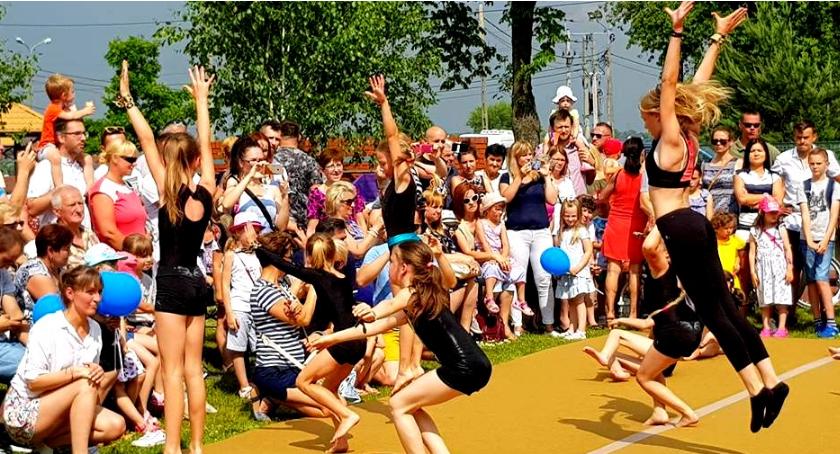 GMINNY DZIEŃ DZIECKA W BORZĘCINIE D.