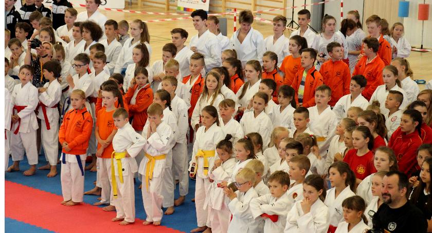 ZAWODY KARATE W NOWEJ HALI
