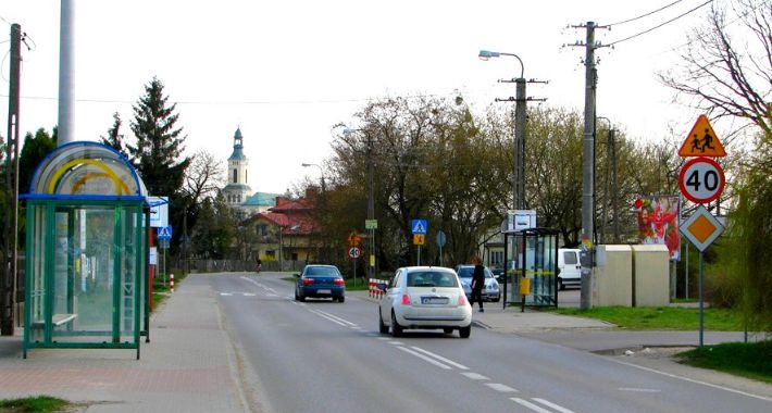 NIEBEZPIECZNE PRZEJŚCIE DLA PIESZYCH PRZY SKLEPIE MARCPOL