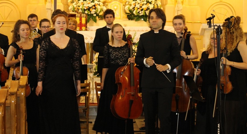 RUSZYŁA XII EDYCJA FESTIWALU MUZYCZNEGO W KRAINIE CHOPINA