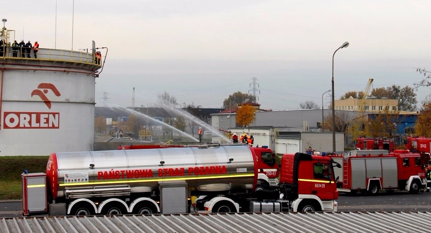 ĆWICZEBNY POŻAR W BAZIE PALIW W MOŚCISKACH