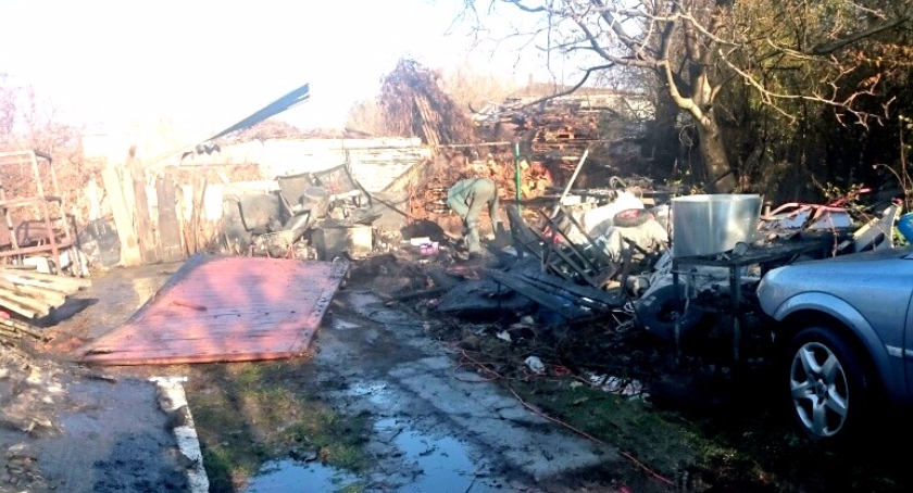 POŻAR BUDYNKU GOSPODARCZEGO W BLIZNEM JASIŃSKIEGO