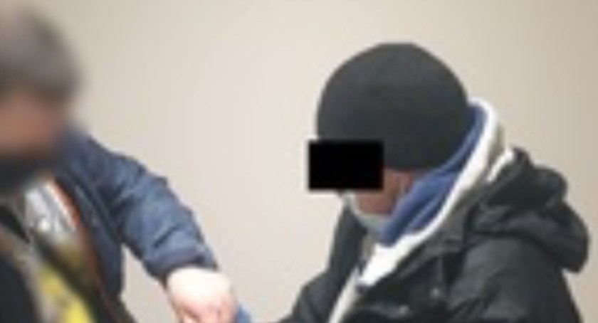 Spowodował kolizję, uciekł z miejsca zdarzenia, a następnie pokonał wpław Kanał Bródnowski