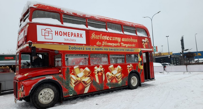 Świąteczny autobus jeździ po Targówku