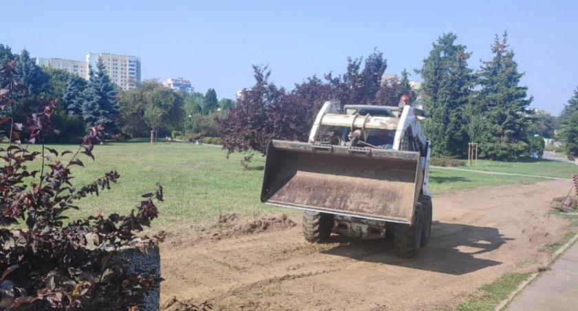 Zaczęły się prace nad różanką w Parku Bródnowskim