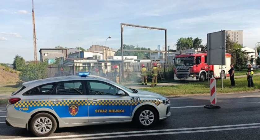Strażnicy wezwali strażaków