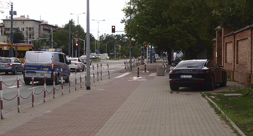 Parkowanie pod cmentarzem