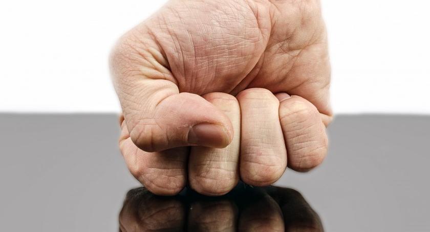 Przez 4 lata poniżał i bił swojego ojca. Koszmar 70-latka w końcu przerwany