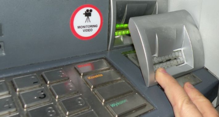 Uwaga na bankomaty!