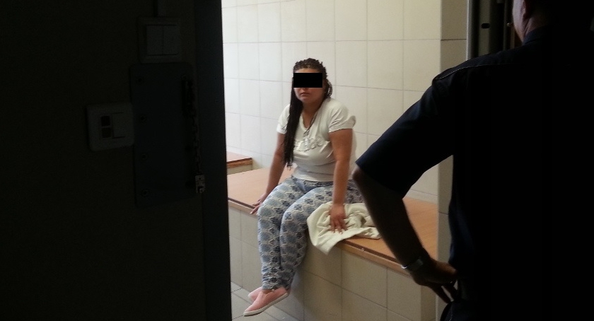 Narkotyki przechowywała w koszu na pranie...