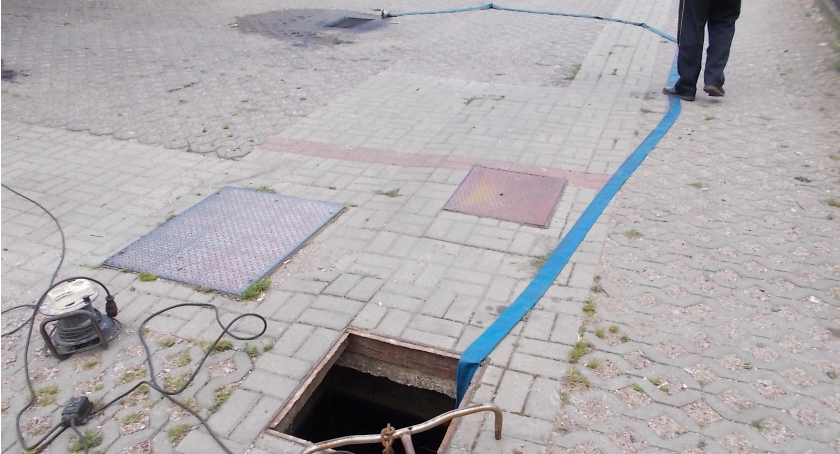 Wylewali szambo do studzienki burzowej 