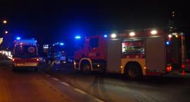 Wypadek przy Ks. Ziemowita: latarnia grozi przewróceniem, jezdnia zablokowana