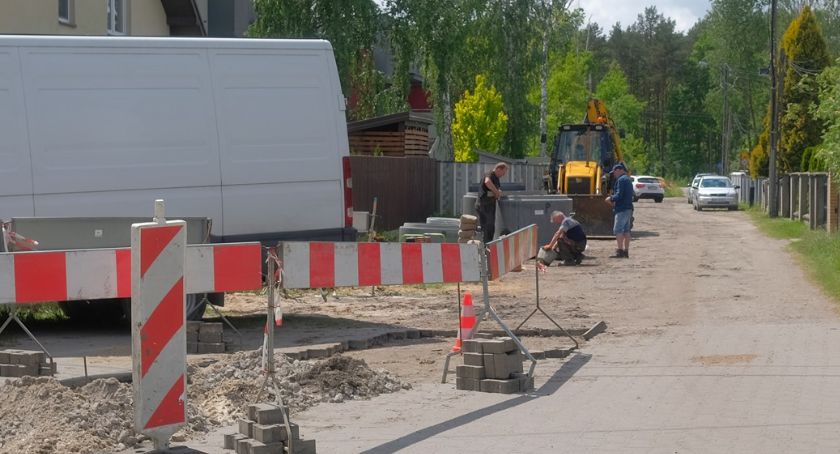 W dzielnicy Rembertów ruszyły kompleksowe prace przy budowie ulic 