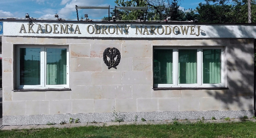 Koniec Akademii Obrony Narodowej w Rembertowie