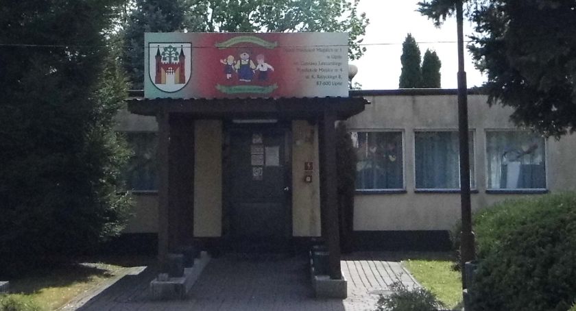 Dzieci zostają w domach