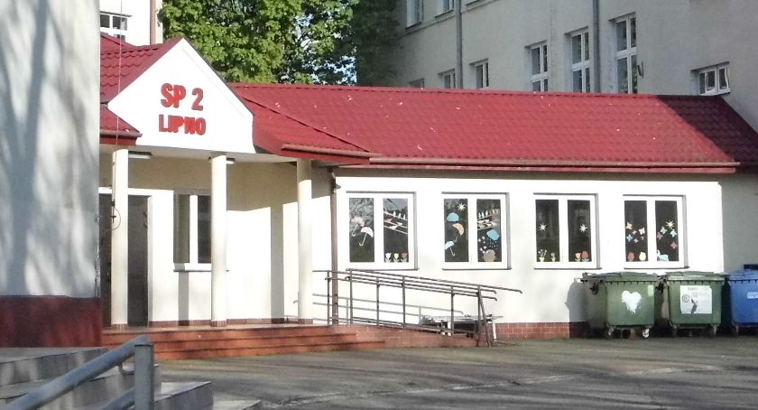 Komputery napływają do szkół