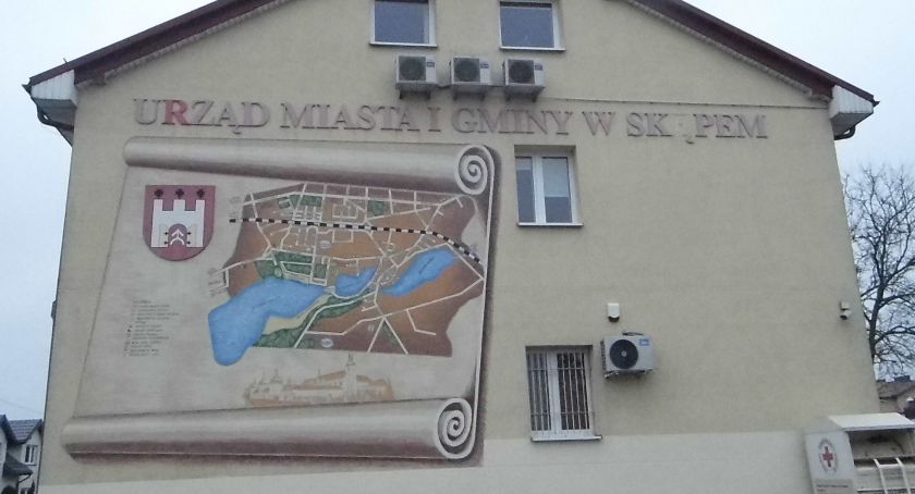 Zostali pominięci czy zaspali?