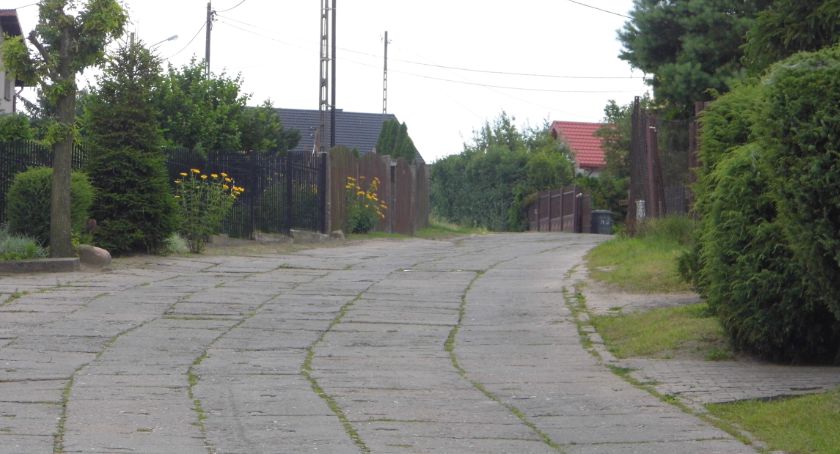Rolna tak, Żeromskiego nie