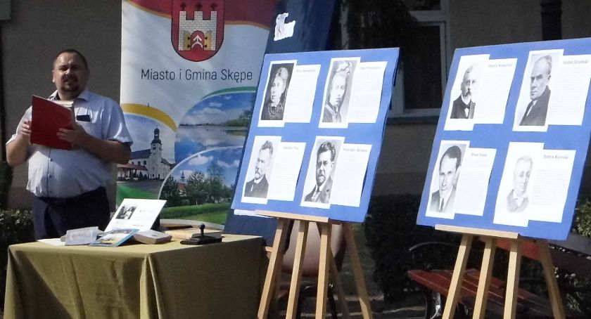 Narodowe Czytanie przy fonatnnie