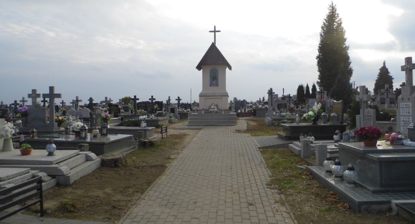Pochówki tylko w ścisłym rygorze