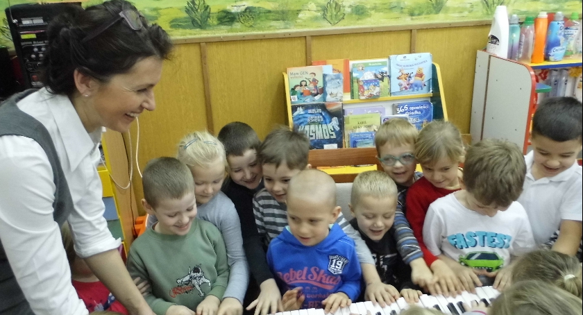 Uczniowie PublicznejSzkoły Muzycznej w Skępem zagrali dla młodszych kolegów