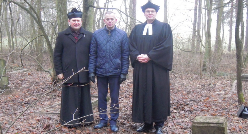 Odrestaurowali cmentarz w Brzeźnie