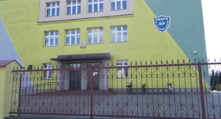 W szkołach bez zmian do końca lutego